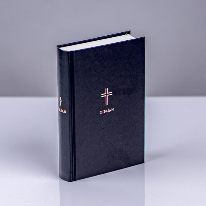 Hefðbundin Biblía á hagkvæmu verði í stærðinni 12x18 sm.