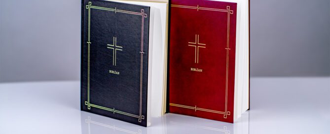 Nýjar altarisbiblíur frá Biblíufélaginu